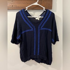 Women’s blue top